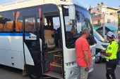 MERSİN EMNİYETİ OKUL SERVİS ARAÇLARINI DENETLEDİ: 8 SÜRÜCÜYE PARA CEZASI KESİLDİ