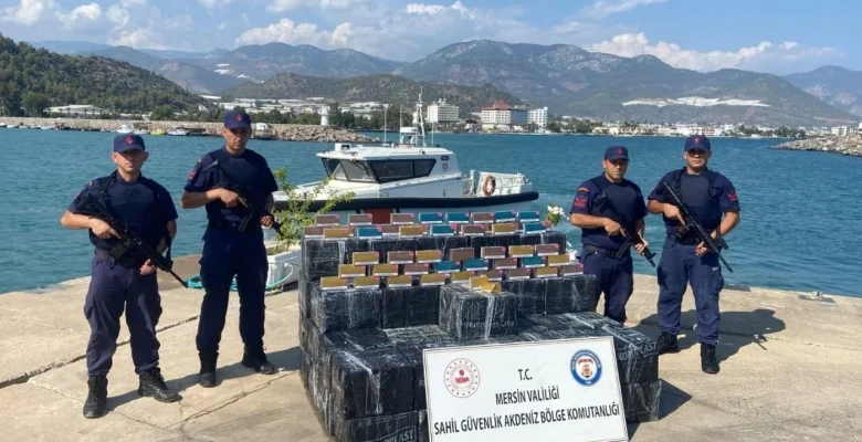 DENİZDE ŞÜPHELİ KUTULAR: 28 BİN 500 PAKET ISITMALI TÜTÜN ÇUBUĞU BULUNDU