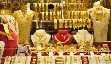 AKDENİZ İLÇESİNDE KUYUMCU SOYGUNU!