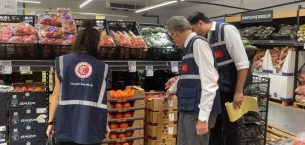 MERSİN TİCARET İL MÜDÜRÜ FERHAT SÜMER, GIDA DENETİMİNE ÇIKTI