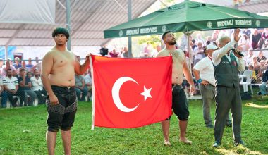 TOROSLARIN ZİRVESİNDE ZAFER COŞKUSUYLA GÜREŞTİLER