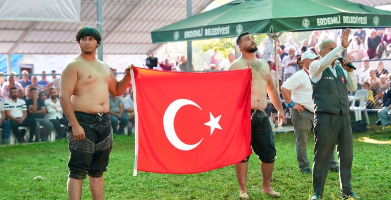 TOROSLARIN ZİRVESİNDE ZAFER COŞKUSUYLA GÜREŞTİLER