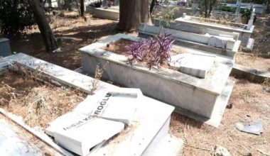 KOZAN BELEDİYESİ, TIRMIL MEZARLIĞI’NDA TEMİZLİK VE ONARIM ÇALIŞMASI GERÇEKLEŞTİRDİ