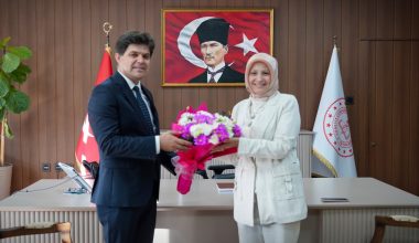 MERSİN İL MİLLÎ EĞİTİM MÜDÜRLÜĞÜNDE BAYRAK DEĞİŞİMİ