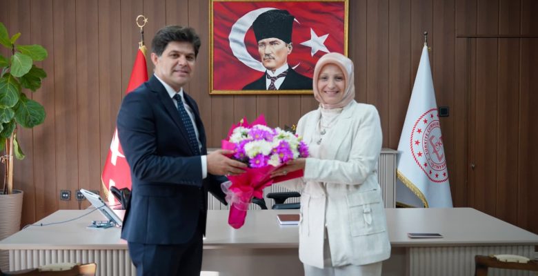 MERSİN İL MİLLÎ EĞİTİM MÜDÜRLÜĞÜNDE BAYRAK DEĞİŞİMİ MERSİN İL MİLLÎ EĞİTİM MÜDÜRLÜĞÜNDE BAYRAK DEĞİŞİMİ