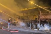 ADANA’DA SEYİR HALİNDEKİ YOLCU OTOBÜSÜ ALEV ALEV YANDI