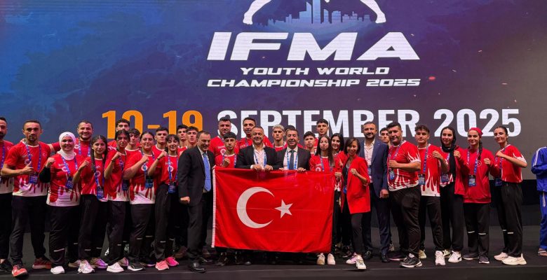 TÜRK MUAYTHAİ GENÇ MİLLİ TAKIMI, DÜNYA ŞAMPİYONASI’NDAN 15 MADALYA İLE DÖNDÜ