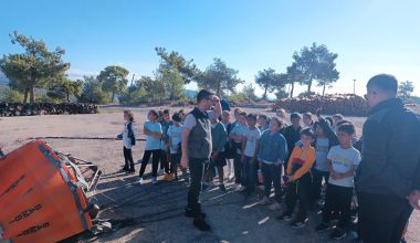 YANGINLA MÜCADELEDE HAVA GÜCÜNÜN ÖNEMİ ÖĞRENCİLERE UYGULAMALI OLARAK ANLATILDI