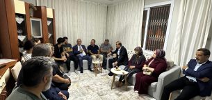 MHP ADANA İL TEŞKİLATI “HAYIRLI GÜNLER KOMŞUM” ZİYARETLERİYLE GÖNÜL KAPILARINI ARALIYOR