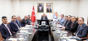 VALİ TOROS’UN BAŞKANLIĞINDA, VALİ YARDIMCILARI VE KAYMAKAMLARIN KATILIMIYLA DEĞERLENDİRME VE KOORDİNASYON TOPLANTISI GERÇEKLEŞTİRİLDİ