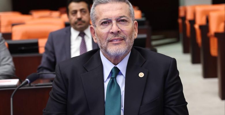 MHP MERSİN MİLLETVEKİLİ VE MYK ÜYESİ DR. LEVENT UYSAL MECLİS’TE ÖĞRENCİ AFFINI DİLE GETİRDİ