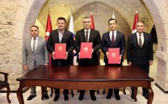 MERSİN VALİSİ ATİLLA TOROS’UN HİMAYELERİNDE, “ANAMUR 3 NO’LU ACİL SAĞLIK HİZMETLERİ İSTASYONU”NUN YAPIMINA İLİŞKİN PROTOKOL İMZALANDI