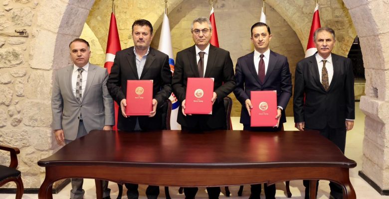 MERSİN VALİSİ ATİLLA TOROS’UN HİMAYELERİNDE, “ANAMUR 3 NO’LU ACİL SAĞLIK HİZMETLERİ İSTASYONU”NUN YAPIMINA İLİŞKİN PROTOKOL İMZALANDI MERSİN VALİSİ ATİLLA TOROS’UN HİMAYELERİNDE, “ANAMUR 3 NO’LU ACİL SAĞLIK HİZMETLERİ İSTASYONU”NUN YAPIMINA İLİŞKİN PROTOKOL İMZALANDI