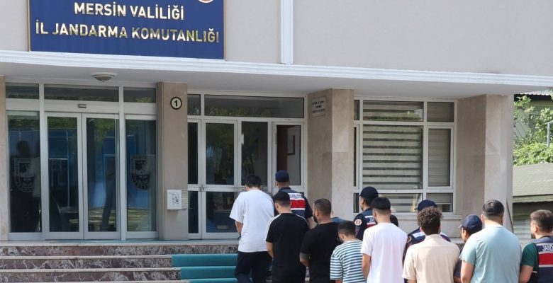 JANDARMADAN ARANAN ŞAHISLARA SIKI TAKİP JANDARMADAN ARANAN ŞAHISLARA SIKI TAKİP