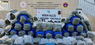 MUT VE GÜLNAR’DA UYUŞTURUCU OPERASYONU: 220 KİLOGRAM ESRAR VE EROİN ELE GEÇİRİLDİ MUT VE GÜLNAR’DA UYUŞTURUCU OPERASYONU: 220 KİLOGRAM ESRAR VE EROİN ELE GEÇİRİLDİ