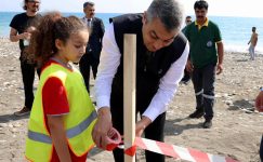 MERSİN VALİSİ ATİLLA TOROS, ERDEMLİ İLÇESİ TALAT GÖKTEPE TABİAT PARKI’NDA KUM ZAMBAKLARININ KORUNMASI AMACIYLA DÜZENLENEN PROGRAMA KATILDI