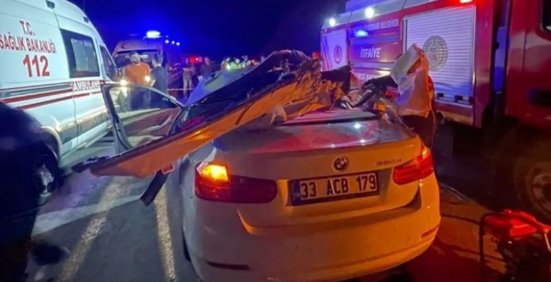 ÇAMLIYAYLA’DA TRAFİK KAZASI: 1 ÖLÜ, 1 YARALI