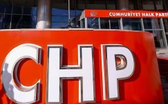 CHP’DE İSTİFALAR SÜRÜYOR