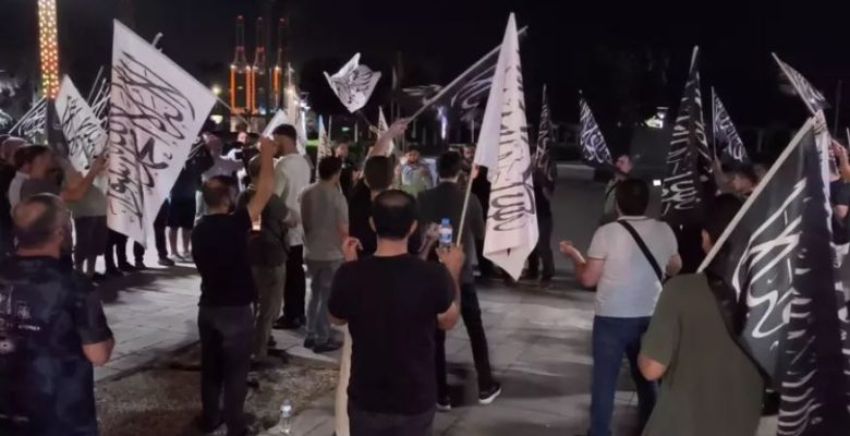 MERSİN’DE VATANDAŞLAR, İSRAİL PROTESTOLARINI SÜRDÜRÜYOR