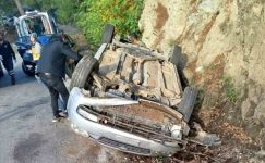 OSMANİYE’DE FECİ KAZA: ARAÇ ŞARAMPOLE DEVRİLDİ YARALILAR VAR