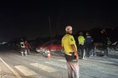 TARSUS’TA TRAFİK KAZASI: 1 KİŞİ HAYATINI KAYBETTİ, 4 KİŞİ YARALANDI