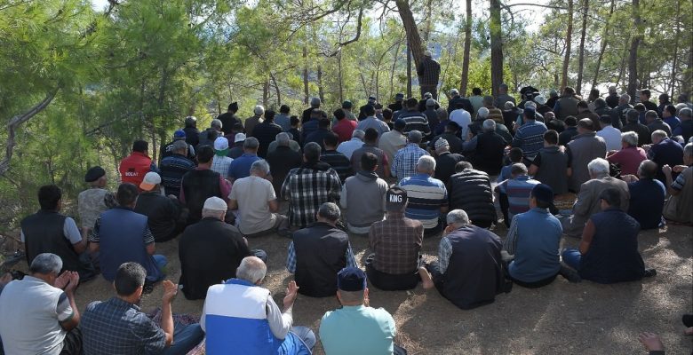 BOZYAZI’DA VATANDAŞLAR YAĞMUR DUASINA ÇIKTI