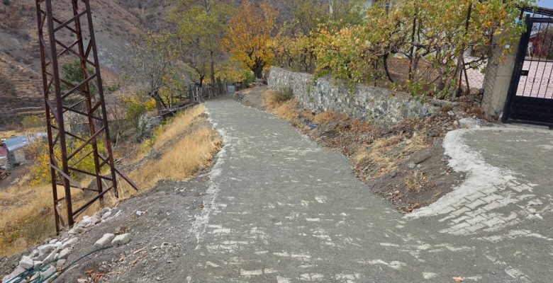 POZANTI BELEDİYESİ ÖMERLİ MAHALLESİ’NDE PARKE TAŞI ÇALIŞMALARINI TAMAMLADI