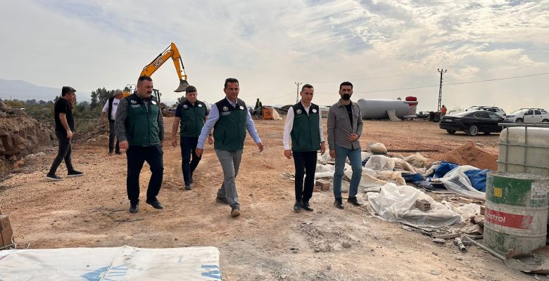 KIRIKHAN’IN İÇME SUYU HATTI YENİLENİYOR: DSİ 6.ADANA BÖLGE MÜDÜRÜ TOKALAK, ÇALIŞMALARI YERİNDE İNCELEDİ