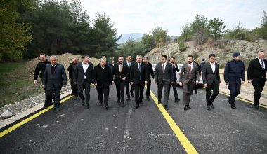 OSMANİYE’DE YOL SEFERBERLİĞİ: OLUKLU KÖYÜ BAĞLANTI YOLU HİZMETE AÇILDI