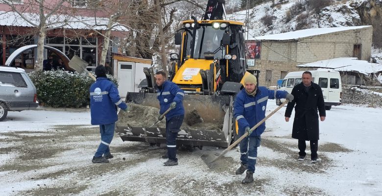 POZANTI BELEDİYESİ KAR MESAİSİNDE: EKİPLER GECE GÜNDÜZ SAHADA
