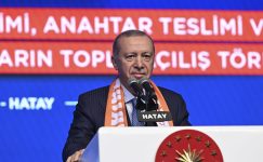 CUMHURBAŞKANI ERDOĞAN: DEPREM TURİSTLERİ GİTTİ, BİZ BURADAYIZ
