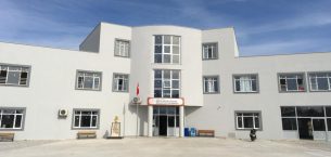 ANAMUR’DA OKUL BAHÇESİNDE DEHŞET! 12 YAŞINDAKİ ÖĞRENCİ, OKUL MÜDÜRÜNÜ VURDU