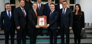 MERSİNLİ ÜRETİCİLERİN SESİ ANKARA’DA: MHP MERSİN MİLLETVEKİLİ DR. LEVENT UYSAL VE BERABERİNDEKİ HEYETTEN, TARIM VE ORMAN BAKANINA ZİYARET