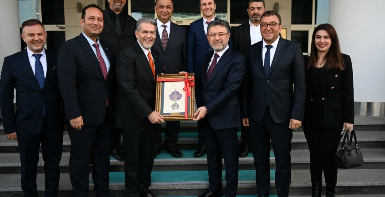 MERSİNLİ ÜRETİCİLERİN SESİ ANKARA’DA: MHP MERSİN MİLLETVEKİLİ DR. LEVENT UYSAL VE BERABERİNDEKİ HEYETTEN, TARIM VE ORMAN BAKANINA ZİYARET