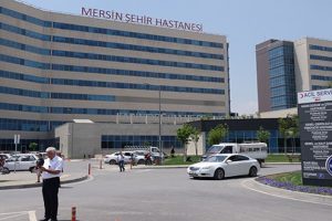 MERSİN’DE KÜÇÜK ÇOCUK KÖPEK SALDIRISI SONUCU AĞIR YARALANDI: ANKARA’YA SEVK EDİLDİ