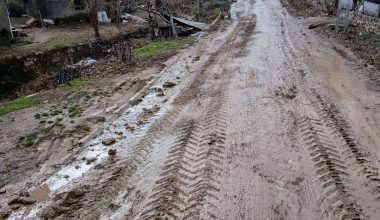 POZANTI’DA YAĞIŞ SONRASI TAŞKIN VE ÇAMUR TEMİZLİĞİ HIZLA TAMAMLANDI