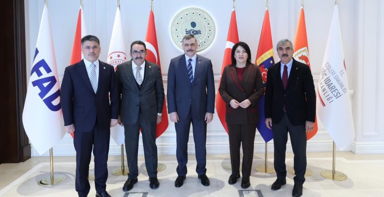 AK PARTİ ADANA HEYETİNDEN İÇİŞLERİ BAKANI MUSTAFA ÇİFTÇİ’YE HAYIRLI OLSUN ZİYARETİ