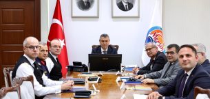 MERSİN’DE GÜVENLİK VE ASAYİŞ TOPLANTISI: 865 ARANAN ŞAHIS YAKALANDI