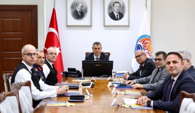 MERSİN’DE GÜVENLİK VE ASAYİŞ TOPLANTISI: 865 ARANAN ŞAHIS YAKALANDI