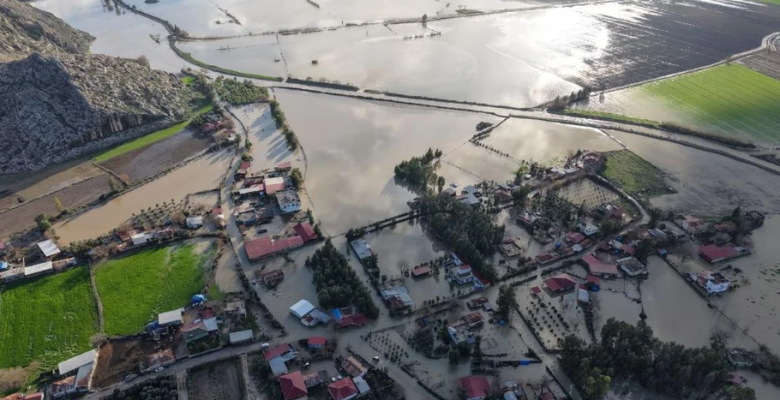 KOZAN’DA SEL FELAKETİ HAVADAN GÖRÜNTÜLENDİ: HASAR BÜYÜK