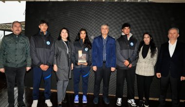 MİLLETVEKİLİ KARAMIK, ADANA’DA SPORCULARLA BULUŞTU: BU ŞEHRİN RUHUNDA MÜCADELE VAR