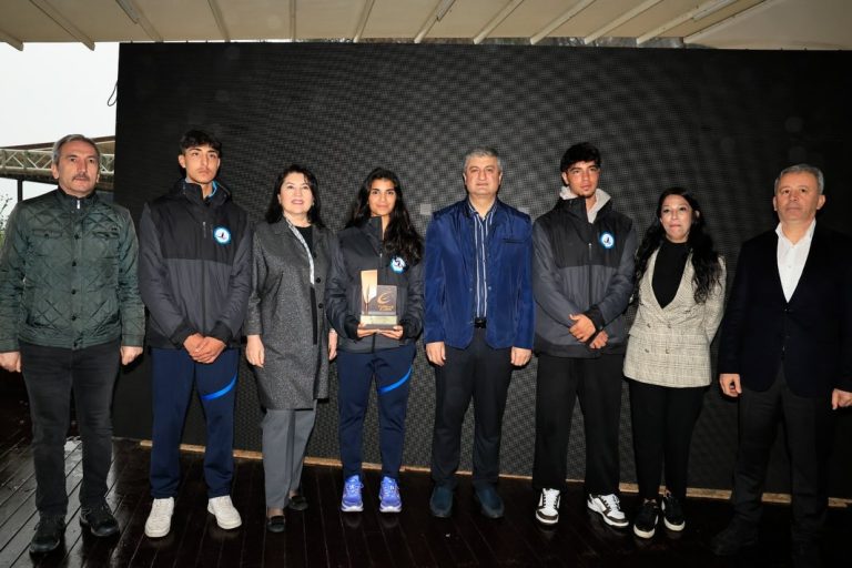 MİLLETVEKİLİ KARAMIK, ADANA’DA SPORCULARLA BULUŞTU: BU ŞEHRİN RUHUNDA MÜCADELE VAR