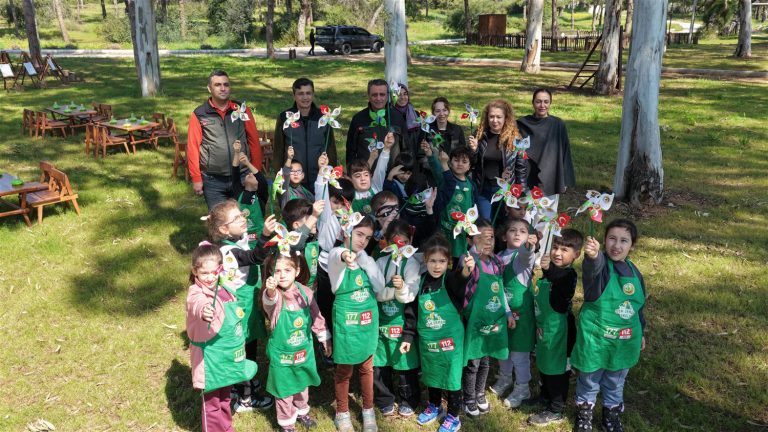 ORMAN OKULU’NDA MİNİKLERE DOĞA EĞİTİMİ: HEM ÖĞRENDİLER HEM EĞLENDİLER