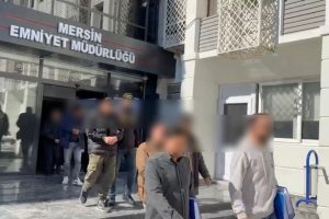 MERSİN’DE SOSYAL MEDYA ÜZERİNDEN DOLANDIRICILIK YAPAN ŞEBEKEYE OPERASYON: 4 TUTUKLAMA