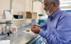 14 MART TIP BAYRAMI’NDA DİŞ HEKİMİ KİMLİĞİYLE DE ÖNE ÇIKAN BİR SİYASETÇİ: BAYRAM ÖZÇELİK