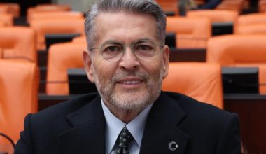 MHP MERSİN MİLLETVEKİLİ DR. LEVENT UYSAL, RAMAZAN BAYRAMI’NI KUTLADI