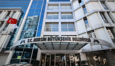 MERSİN BÜYÜKŞEHİR BELEDİYESİ SORUŞTURMASINDA GÖZALTI SAYISI ARTIYOR: 20 KİŞİ DAHA GÖZALTINA ALINDI