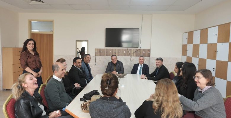 MERSİN İL MİLLÎ EĞİTİM MÜDÜR YARDIMCISI FATİH BURĞUT, ZEKİ SABAH İLKOKULUNU ZİYARET ETTİ