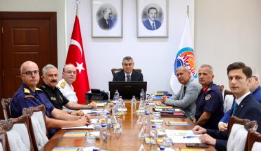 MERSİN’DE GÜVENLİK VE ASAYİŞ DEĞERLENDİRME TOPLANTISI GERÇEKLEŞTİRİLDİ