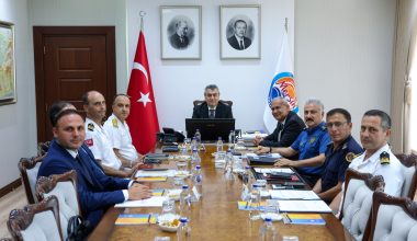 MERSİN’DE GÜVENLİK VE ASAYİŞ TOPLANTISI: 616 ARANAN ŞAHIS YAKALANDI